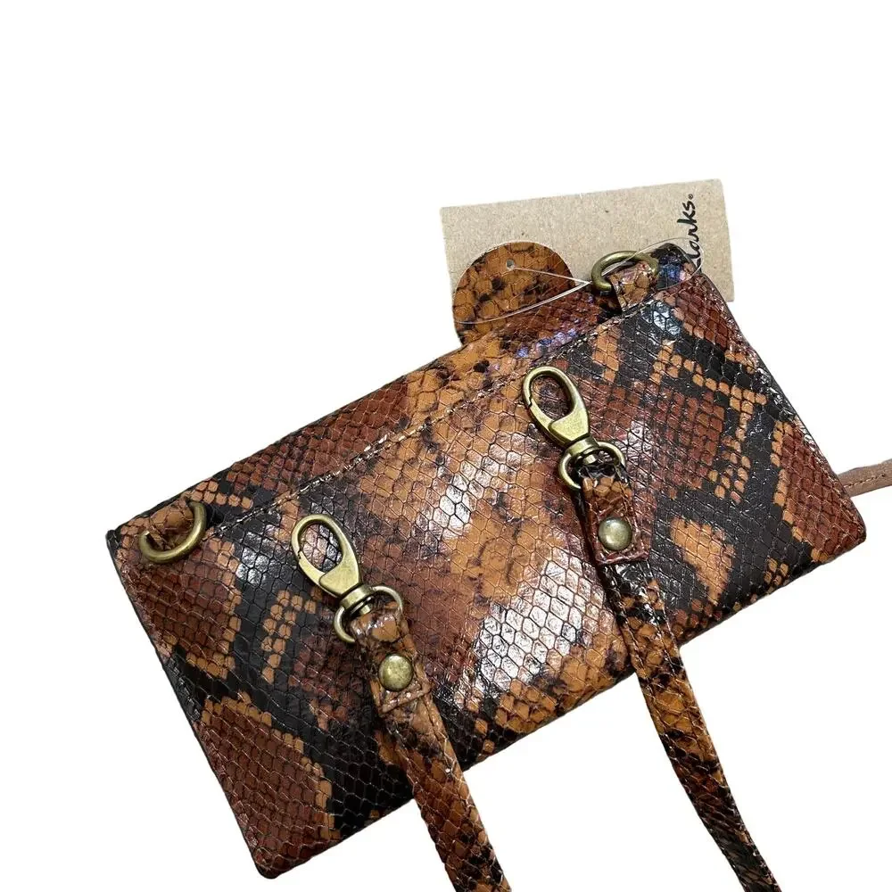Clarks Faux Leather Snake Skin Crossbody Wallet NWT Sz S Brown Adjustable